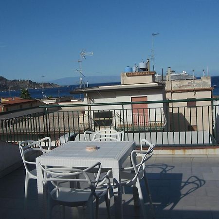 Nino'S Apartments Giardini Naxos Exteriör bild