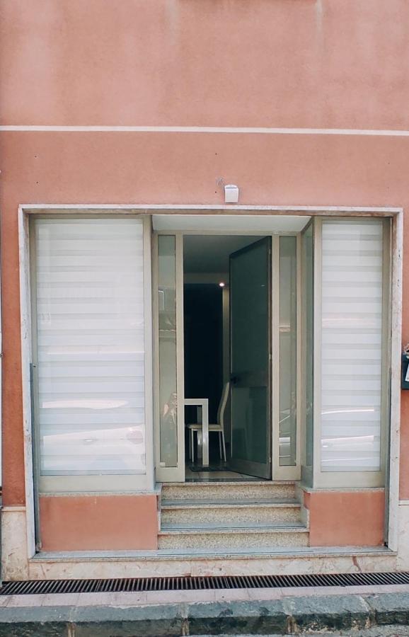 Nino'S Apartments Giardini Naxos Exteriör bild