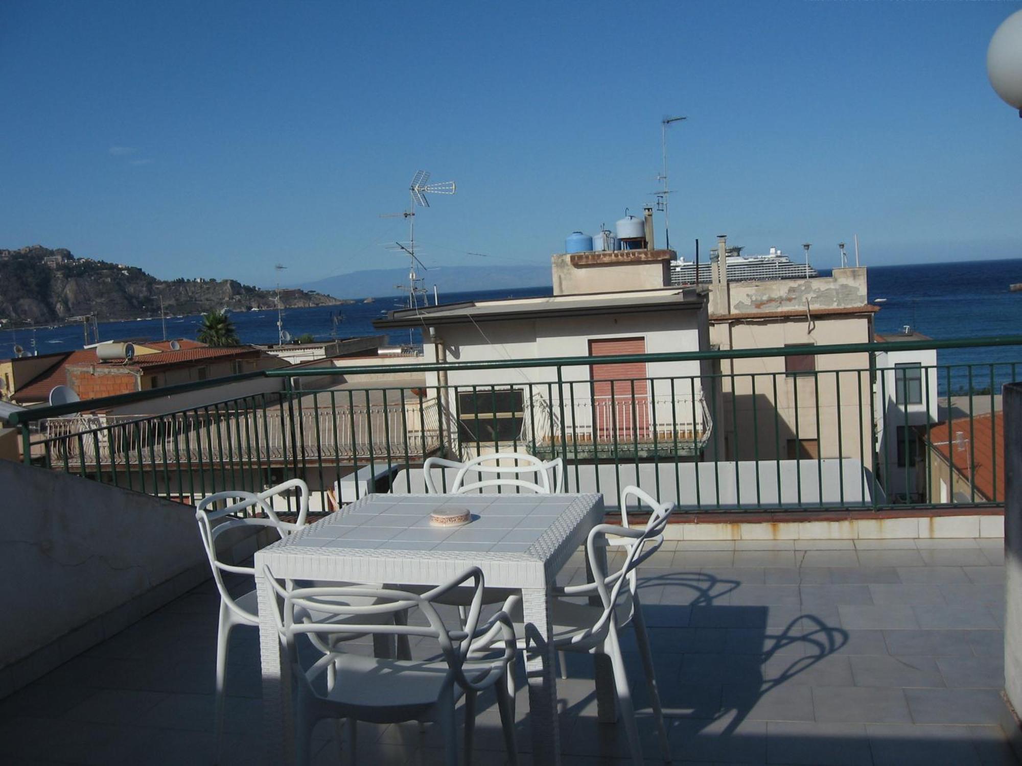 Nino'S Apartments Giardini Naxos Exteriör bild